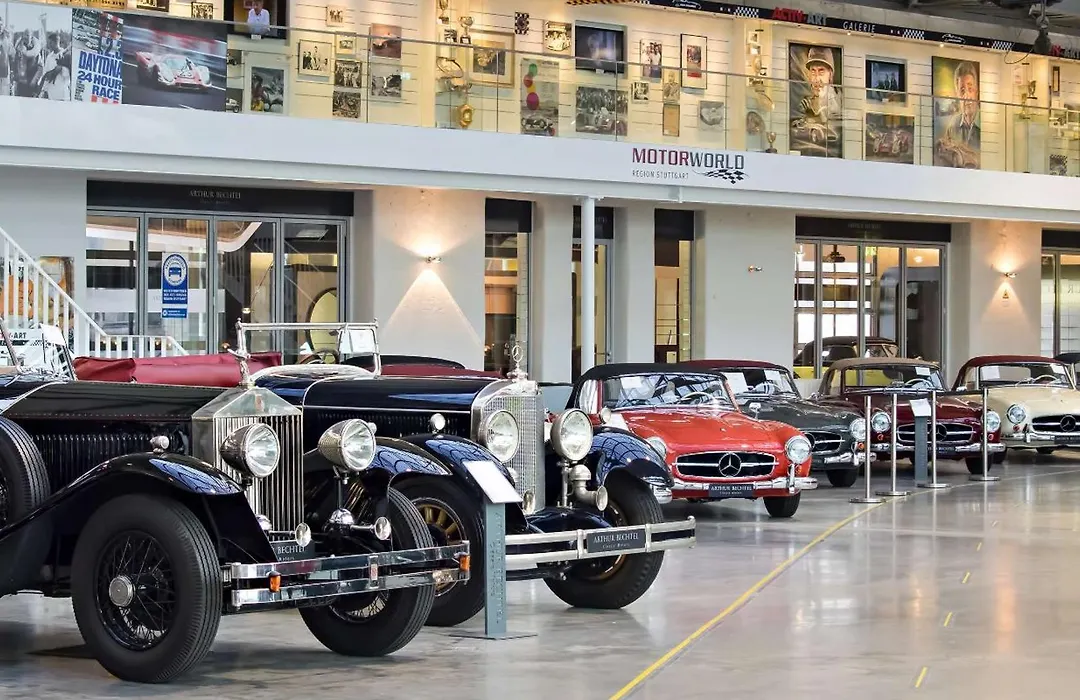 V8 Hotel Motorworld Region Stuttgart-1